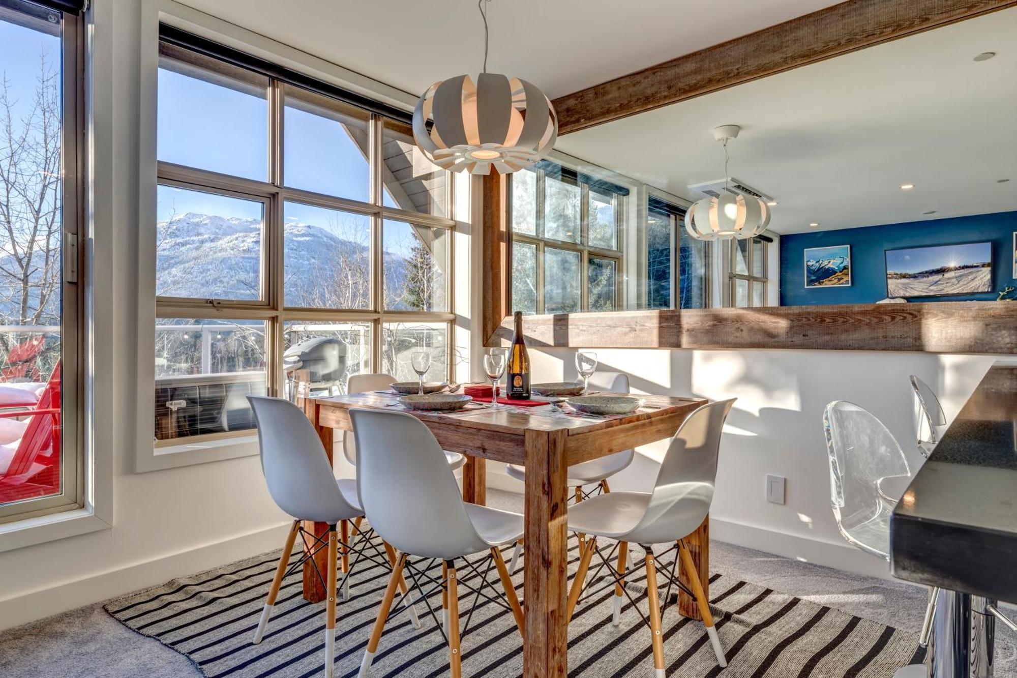 The Lookout Penthouse // A Luxe Suite In Whistler Exterior photo