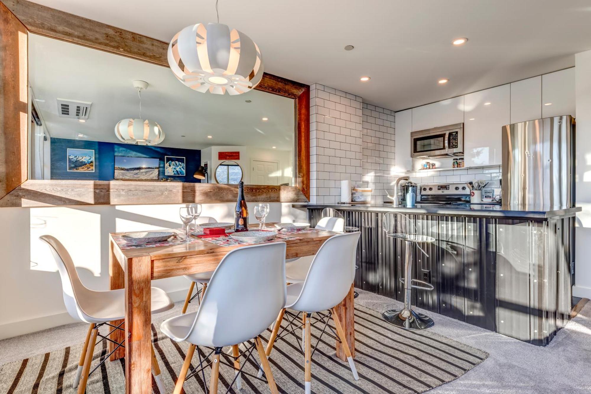 The Lookout Penthouse // A Luxe Suite In Whistler Exterior photo