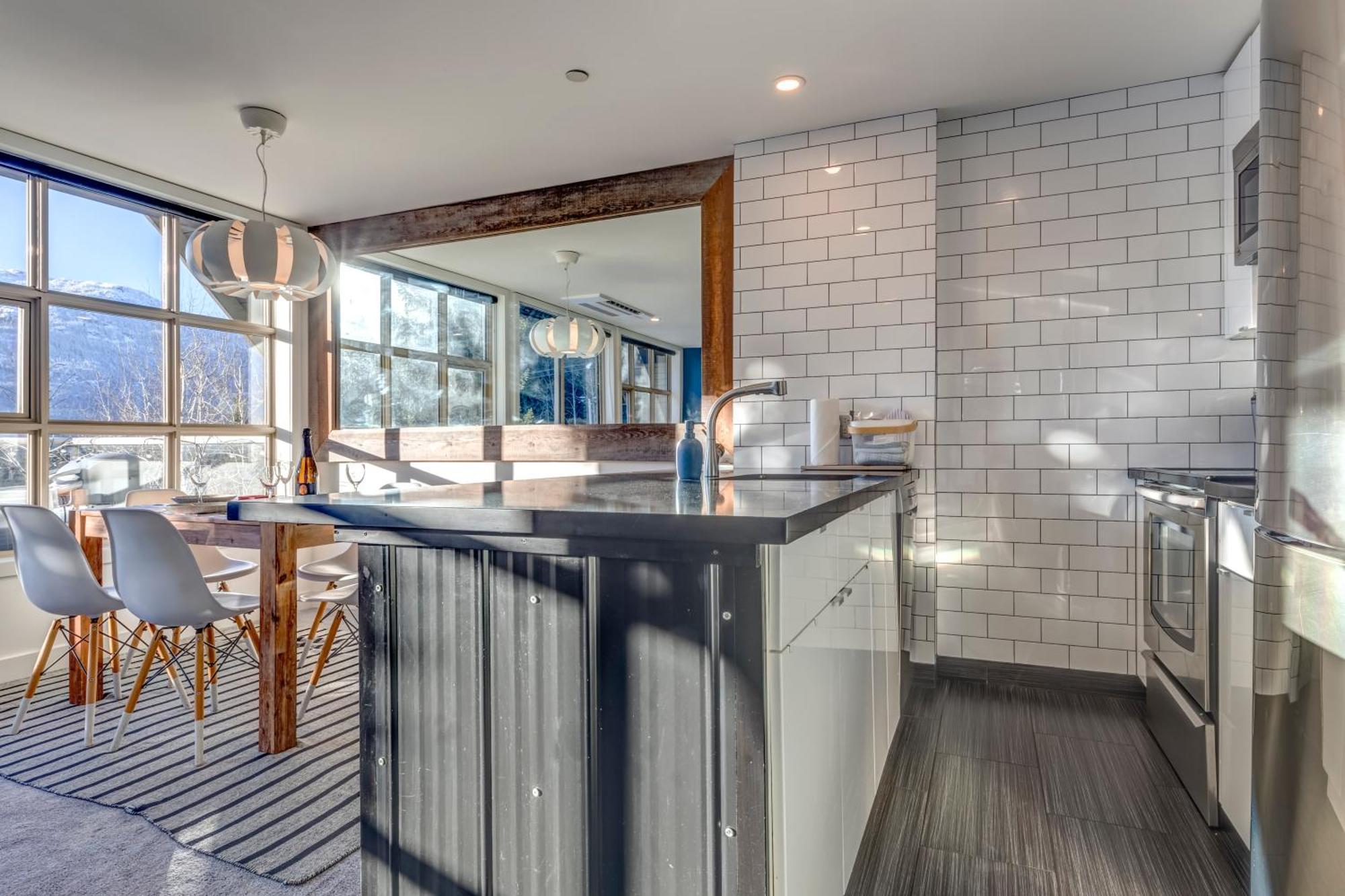 The Lookout Penthouse // A Luxe Suite In Whistler Exterior photo